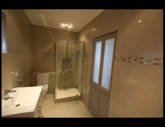 2 BEDROOM PROPERTY TO RENT IN GREEN POINT